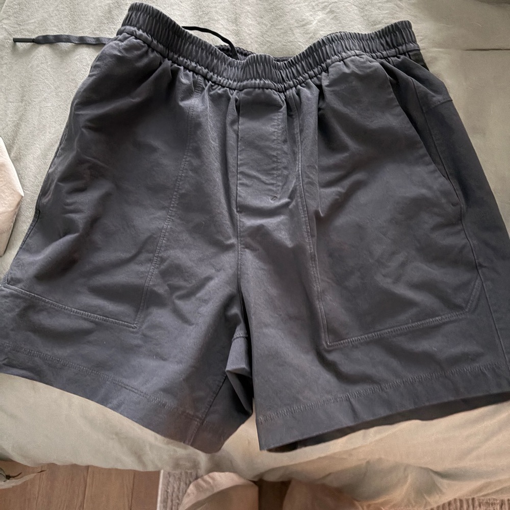 Lululemon Men's Gray Shorts